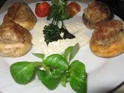 Riesenchampigonköpfchen mit Hackfleischfüllung und Feta - Rezept
