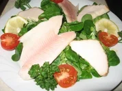 Feldsalat mit geräucherter Forelle und Buttermakrele - Rezept