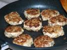 Frikadellen mit Möhrengemüse und Püree - Rezept