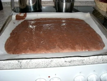 Waldfrucht KakaoBiskuit-Torte - Rezept