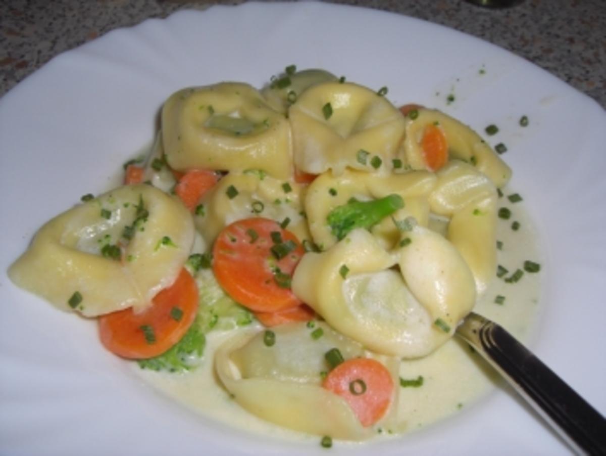 Tortellini mit Gemüse - Rezept mit Bild - kochbar.de