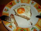 Überbackenes Brot mit Spiegelei - Rezept