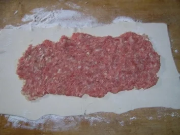 Pirog mit Hackleisch-Sauerkrautfüllung - Rezept