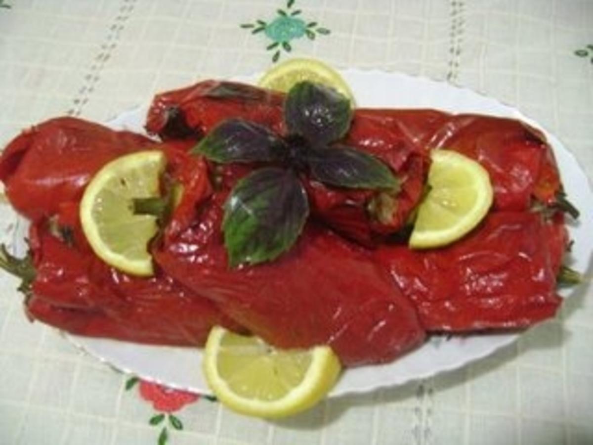 Gefüllte Rote Paprika - Rezept mit Bild - kochbar.de