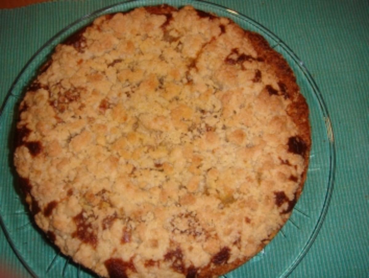 Kuchen: Birnenkuchen mit Marzipanguss und Streusel - Rezept