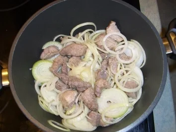 Rezept: Petermann's Szegediner Gulasch Bild Nr. 4 Petermann's Szegediner Gulasch - Rezept - Bild Nr. 4