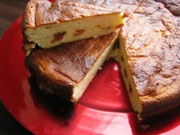 Käsekuchen mit Amarettorosinen - Rezept