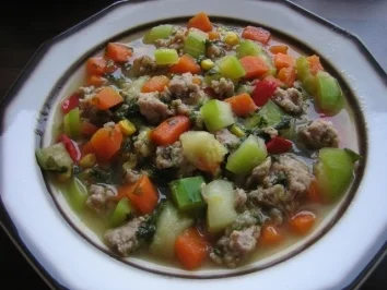 Hackzupfen-Gemüsesuppe - Rezept