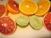 Buttermilchspeise mit Blutorangen & Limetten - Rezept