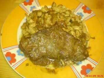 Rinderschnitzel in Rotweinsauce mit Spätzle - Rezept