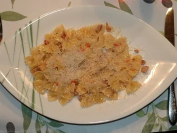 Rezept: Farfalle alla pancetta affumicata Farfalle alla pancetta affumicata - Rezept