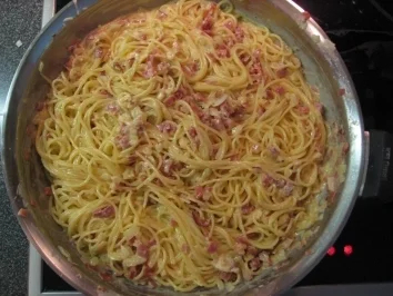Rezept: Spaghetti alla Carbonara Bild Nr. 4 Spaghetti alla Carbonara - Rezept - Bild Nr. 4