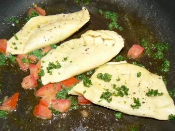 Rezept: selbstgemachte Nudeltaschen mit einer Spinat-Ricottafüllung selbstgemachte Nudeltaschen mit einer Spinat-Ricottafüllung - Rezept