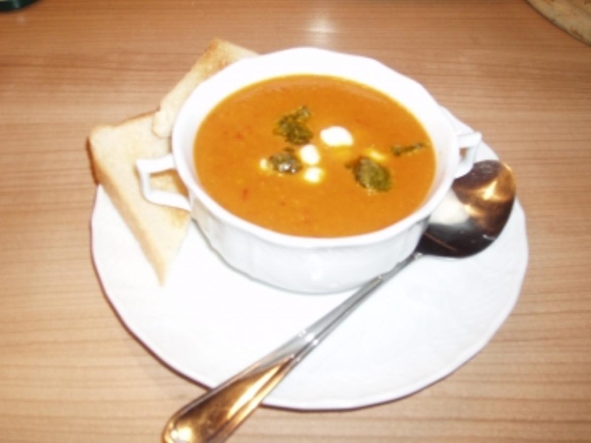 Paprika-Tomaten-Suppe - Rezept mit Bild - kochbar.de