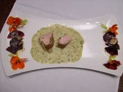 Schweinefilet mit Rote Bete und schwarzen Trüffeln an Petersiliensoße - Rezept