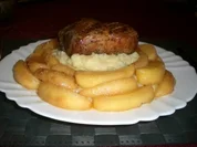 Schweinefilet auf Sellerie-Kartoffelpüree mit karamellisierten Äpfel - Rezept