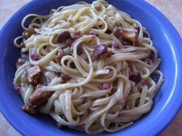 Pfifferling in Sahne mit Spaghetti - Rezept