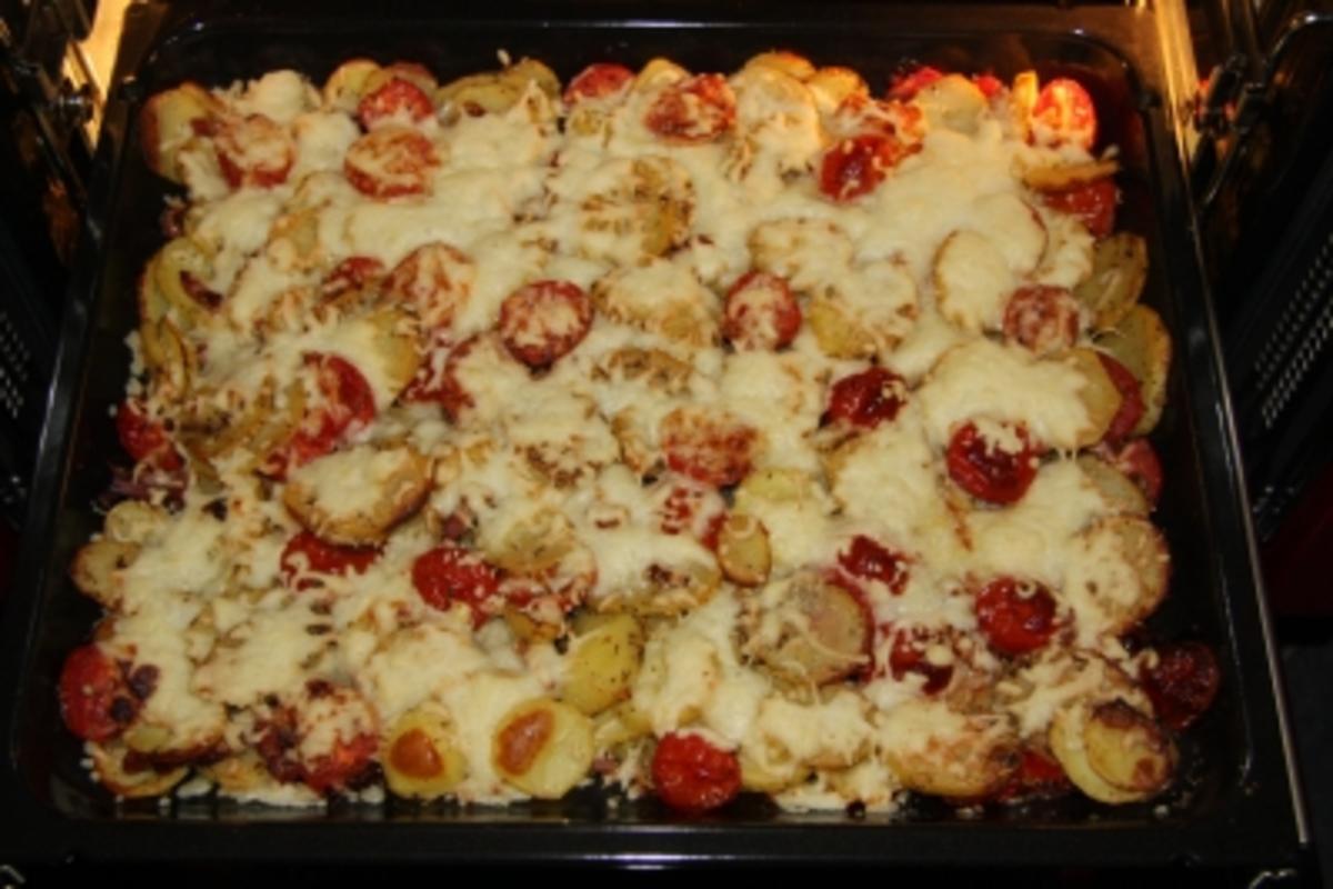 Kartoffel-Tomaten-Pizza mit Bacon - Rezept