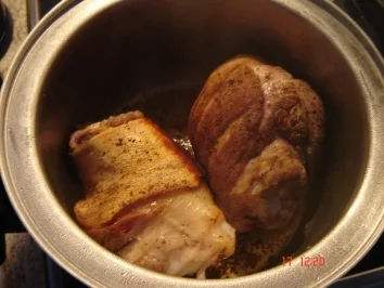 Eisbein mit Pfefferkuchensoße - Rezept