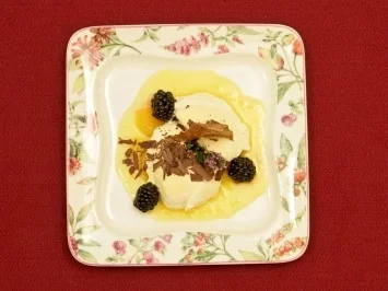 Weißes Kaffeemousse mit Orangenkompott (Tom Astor) - Rezept