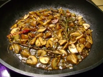 Rezept: Antipasto: Eingelegte Pilze in Balsamicomarinade Bild Nr. 4 Antipasto: Eingelegte Pilze in Balsamicomarinade - Rezept - Bild Nr. 4