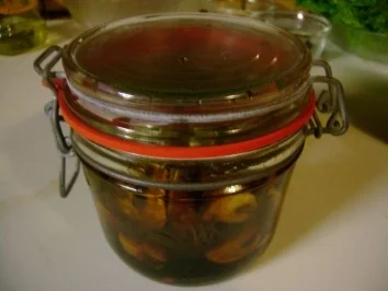 Rezept: Antipasto: Eingelegte Pilze in Balsamicomarinade Bild Nr. 2 Antipasto: Eingelegte Pilze in Balsamicomarinade - Rezept - Bild Nr. 2