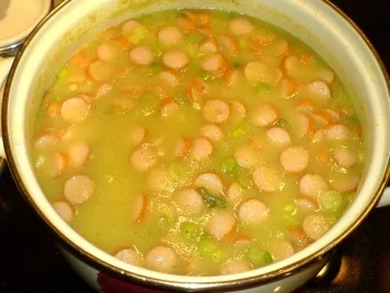 Rezept: Zwiebelsuppe á la Denisi Zwiebelsuppe á la Denisi - Rezept