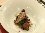 Brust, Keule und Ei von der Wachtel mit Trüffel und Blattspinat a la Zacherl - Rezept