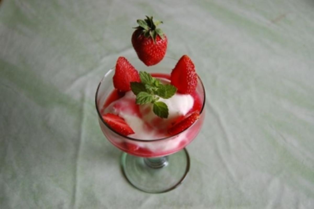 Erdbeer-Cantuccini-Tiramisu - Rezept mit Bild - kochbar.de