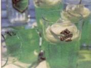 Caipirinha Götterspeise mit Limetten-Jogurtsauce - Rezept