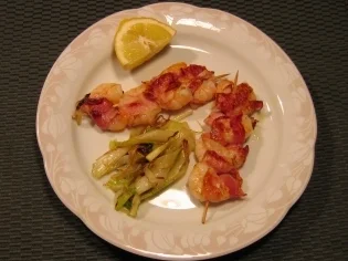 Rezept: Garnelenspiesse auf Lauchzwiebeln Garnelenspiesse auf Lauchzwiebeln - Rezept