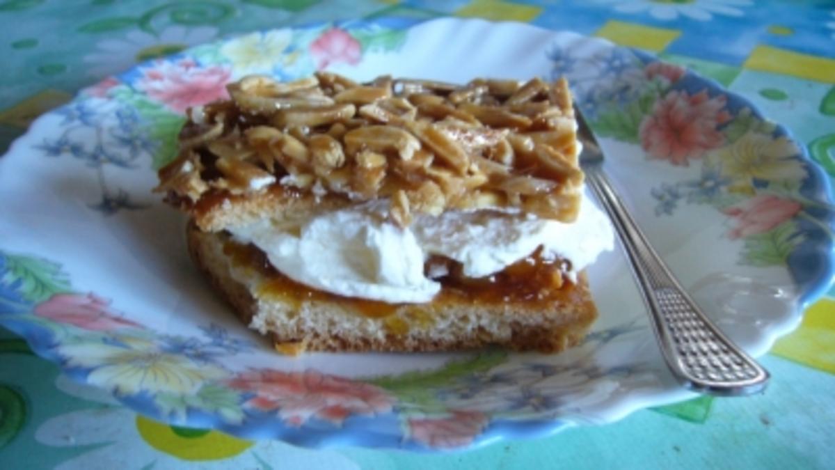 Kuchen: Saftiger Aprikosen-Bienenstich - Rezept - Bild Nr. 2