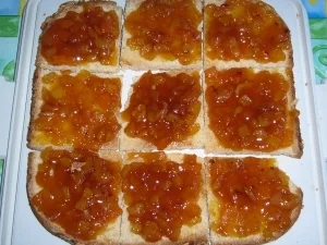 Kuchen: Saftiger Aprikosen-Bienenstich - Rezept - Bild Nr. 3