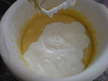 Rezept: Heidelbeer-Joghurt-Gugelhupf Bild Nr. 8 Heidelbeer-Joghurt-Gugelhupf - Rezept - Bild Nr. 8