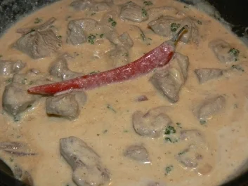 Rezept: SCHARFES Putengulasch SCHARFES Putengulasch - Rezept