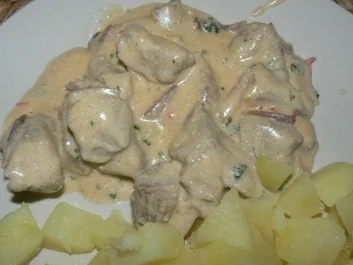 Rezept: SCHARFES Putengulasch SCHARFES Putengulasch - Rezept