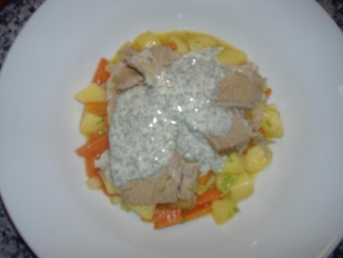 Kalbstafelspitz mit Bouillonkartoffeln und grüner Sauce - Rezept