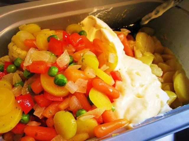 Rezept: Russischer Gemüse-Salat Bild Nr. 4 Russischer Gemüse-Salat - Rezept - Bild Nr. 4