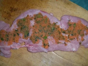 Putenwickelbraten mit Salbei-Kräuterfüllung - Rezept - Bild Nr. 3