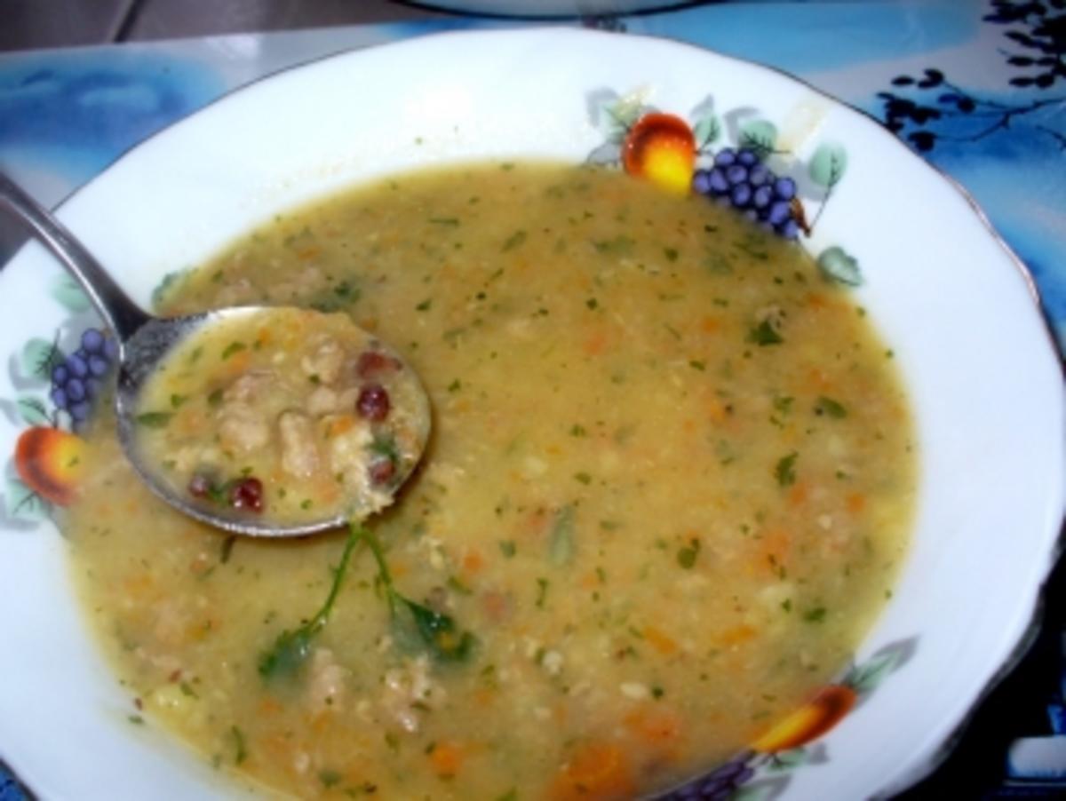 deftige Kartoffelsuppe mit Hackfleisch und gewürfeltem Schinken ...