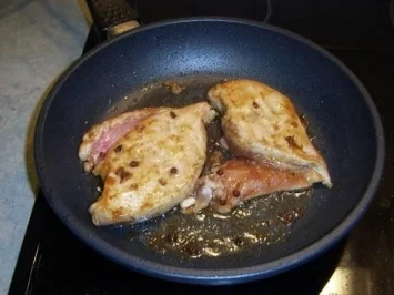 Tomaten-Nudelsalat mit flambierten Szechuanpfeffer-Hühnerbrustfilet - Rezept - Bild Nr. 6