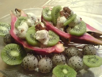 Pitahaya mit Walnußeis und Kiwi - Rezept