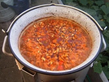 Rezept: Ein Kessel Buntes ( Kesselgulasch ) Ein Kessel Buntes ( Kesselgulasch ) - Rezept