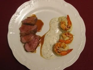 Oliven-Kartoffel-Schnee mit Entenbrust und Scampi - Rezept