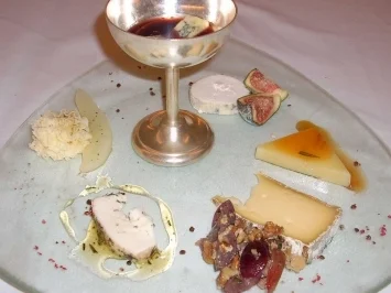 Rezept: Variationen vom Käse an Chutneys und süßem Allerlei Variationen vom Käse an Chutneys und süßem Allerlei - Rezept