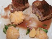 Cordon Bleu vom Wildschweinrücken mit Mandelbällchen an Madeira-Süßholzjus a la Schönberger - Rezept
