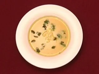 Rezept: Sonne des Südens – Gelbe Paprikasuppe mit Überraschung (Christina Ringer) Sonne des Südens – Gelbe Paprikasuppe mit Überraschung (Christina Ringer) - Rezept