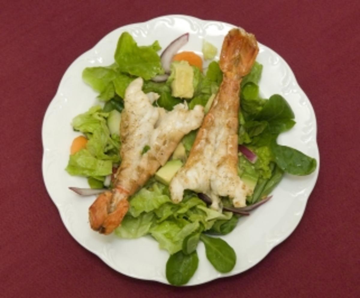 Salat mit Shrimps (Nadja Benaissa) - Rezept