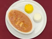 Rotes Thai Curry mit Reis (Nadja Benaissa) - Rezept