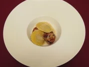 Wachtelfilet mit Vanille-Thymian-Jus und Gewürzapfel-Ravioli - Rezept